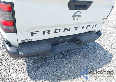 2022 Nissan Frontier King Cab S 4X4 z USA, uszkodzony, nr VIN 1N6ED1CM6NN617859